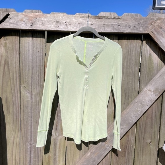 Aerie Neon Yellowish Green Pop Over Ribbed Knit Long Sleeve V Neck Tee - Picture 1 of 7